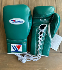 High Quality Lace-Up Green Boxing Gloves for Sparring and Professional Boxing Training