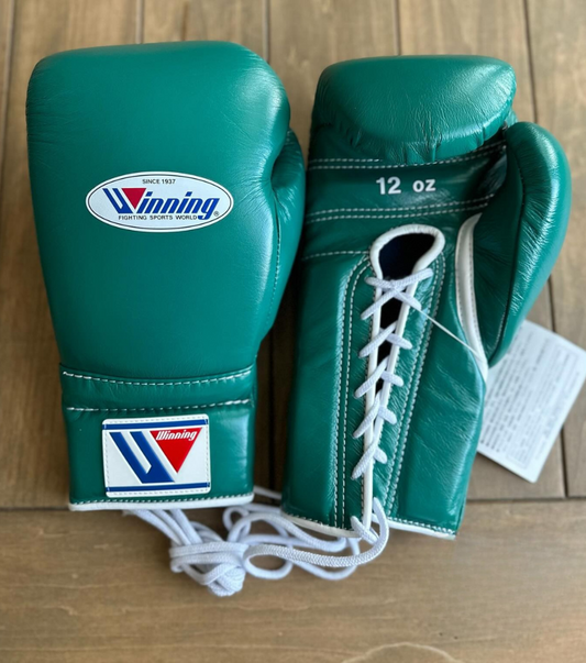 High Quality Lace-Up Green Boxing Gloves for Sparring and Professional Boxing Training