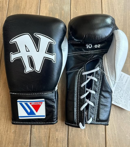 Top Rated Winning Black/White Boxing Gloves Online for Fighters and Gym Training Workouts
